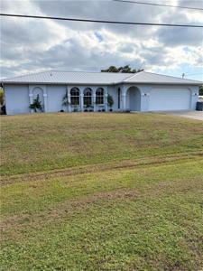 240 E Mariana AVE