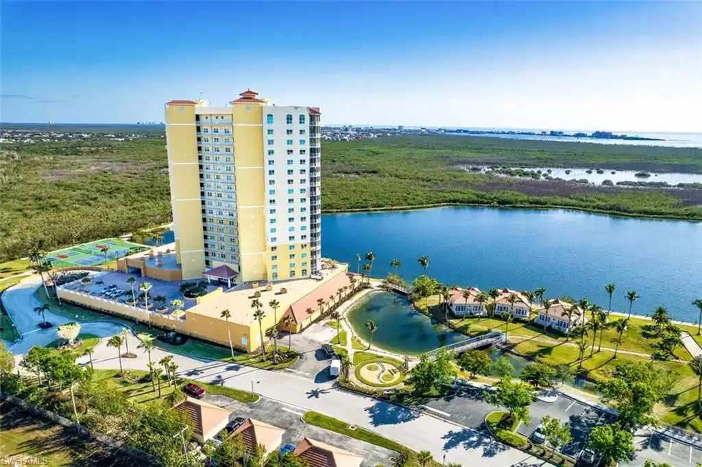 Image 1: Aerial-12601-to-Beach