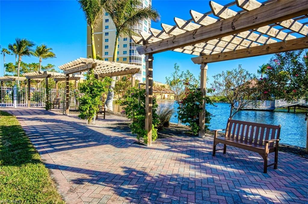 Image 2: Gazebos-Entry