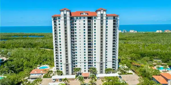 7225 Pelican Bay BLVD