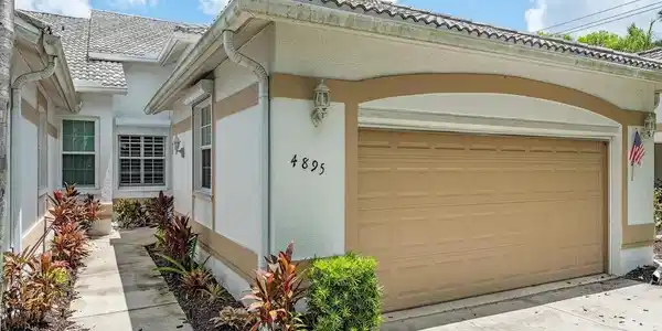 4895 W Boulevard Unit 2