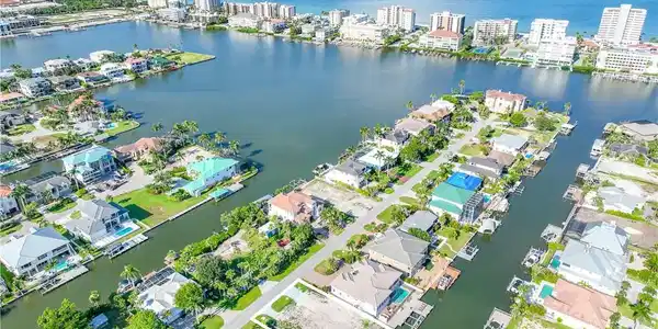 391 Lagoon AVE