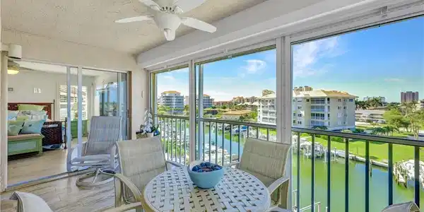 900 Collier CT