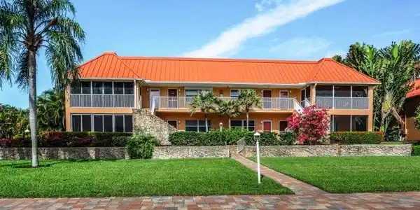 805 E Gulf DR