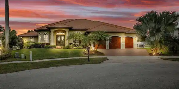 1766 Maywood CT