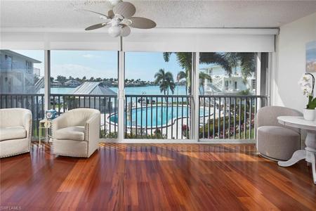 322 Harbour DR