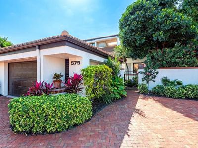 579 Bay Villas LN