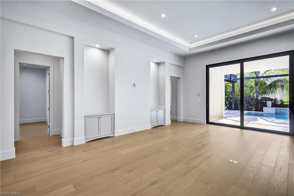 Image 4: Living Room 3