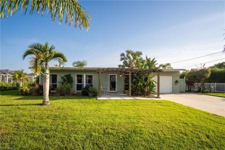 1712 Cascade WAY