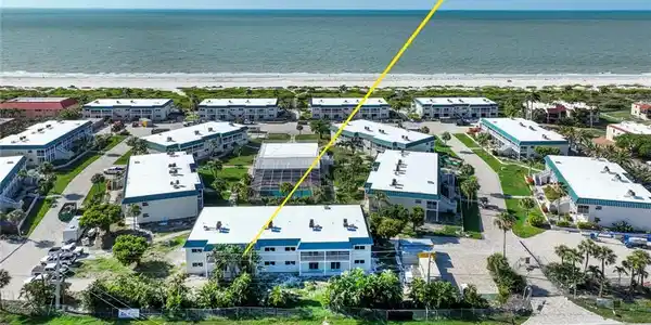827 E Gulf DR