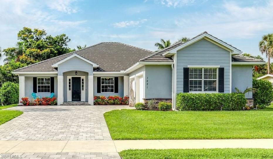 Image 2: Single story home featuring a front yard