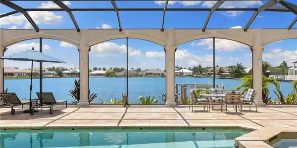 872 Inlet DR