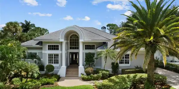 27421 Country Club DR