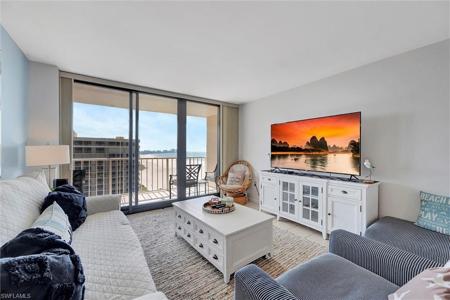 440 Seaview CT