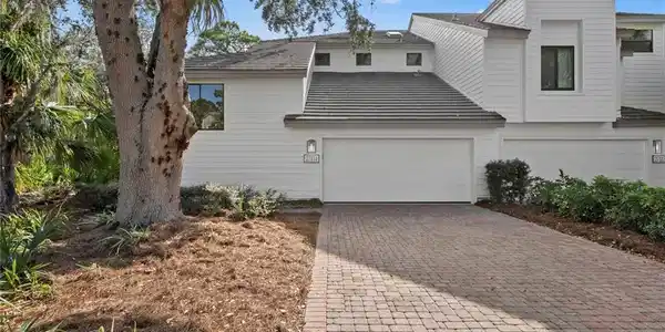 27111 Oakwood Lake DR