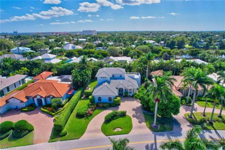 586 S Golf DR