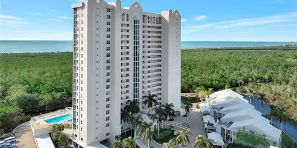 6101 Pelican Bay BLVD