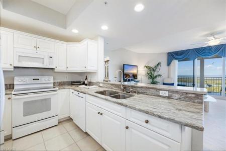 1001 Arbor Lake DR