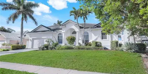 541 Hernando DR