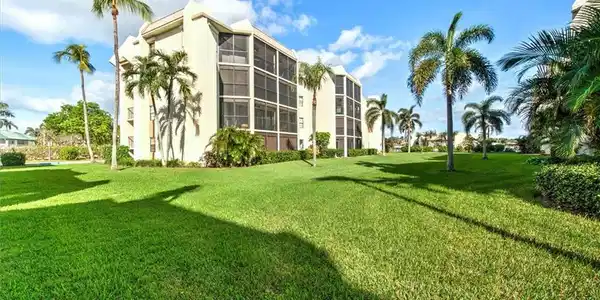 929 Collier CT