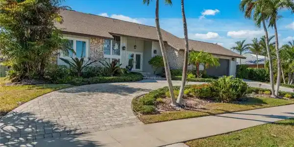 272 N Barfield DR