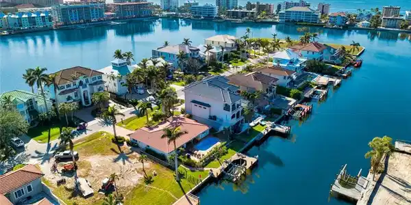 377 Oak AVE