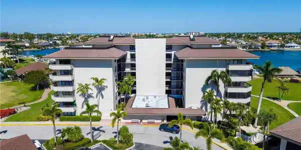 601 Seaview CT
