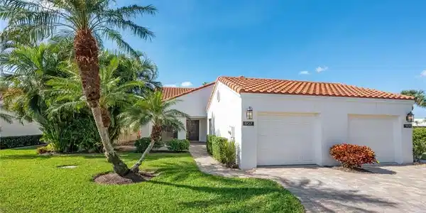 907 Reef Point CIR
