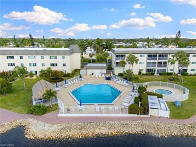 1004 Manatee RD