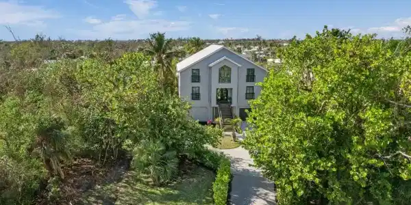 939 Beach RD