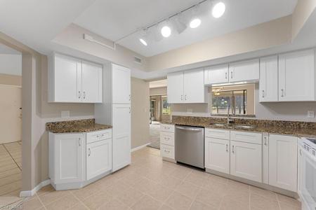 1697 Golf Club DR