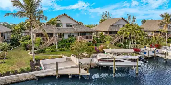 1154 Harbor Cottage CT