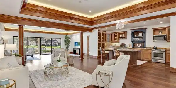 700 Arbor Lake DR