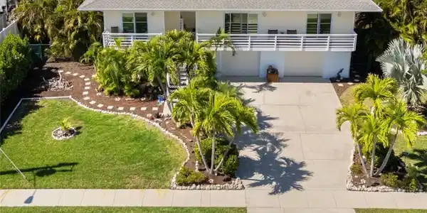 1784 Granada DR