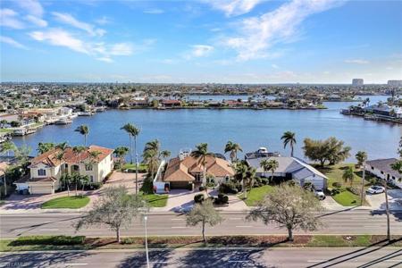 422 Cape Coral PKWY W