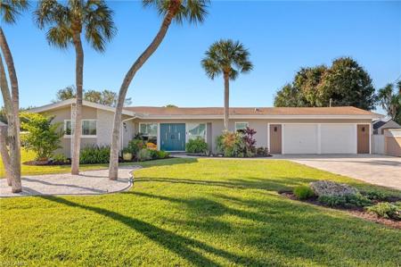 1736 Castaway ST