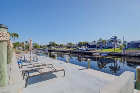 3905 Del Prado BLVD S