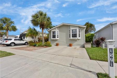 1571 Diamond Lake CIR