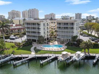 901 Huron CT