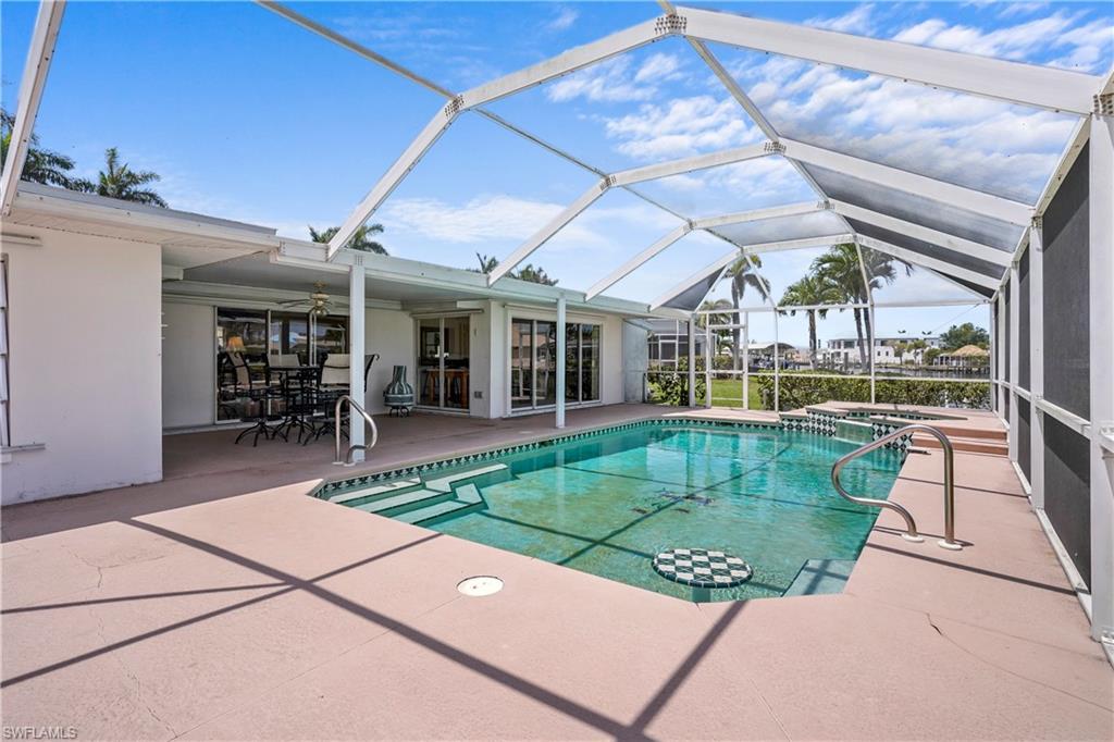 Image 4: Large Pool with Spa