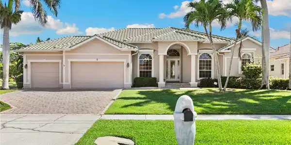 7 Blue Hill CT