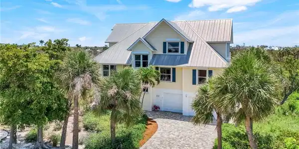 654 Sea Oats DR