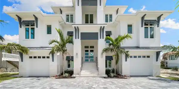 273 Trade Winds AVE