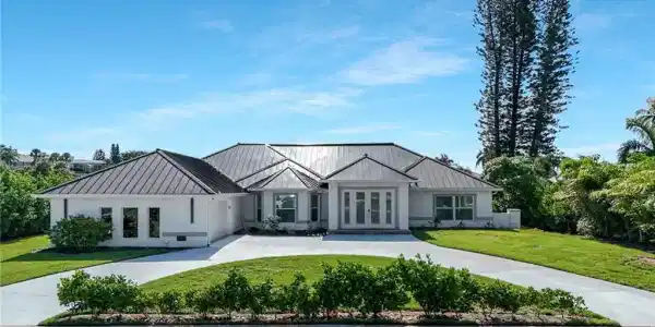 921 Scott DR