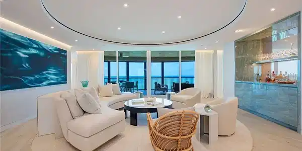 8665 Bay Colony DR