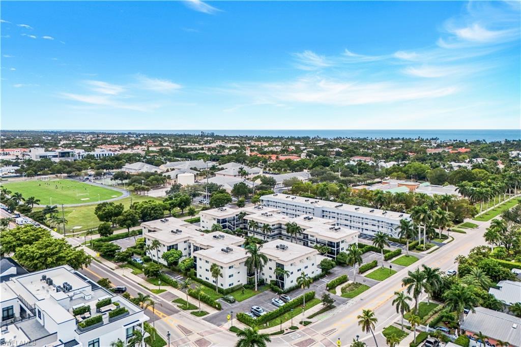 Image 2: Just blocks from 5th Avenue South, Naples Beach, and Wynn&rsquo;s Market