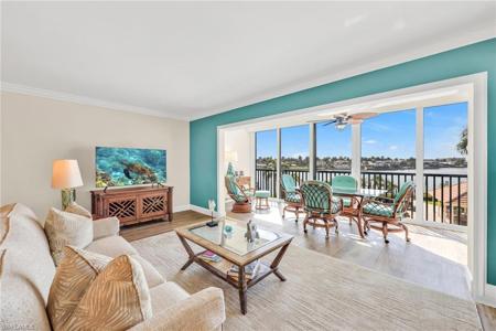 222 Harbour DR