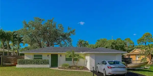 750 95th AVE N