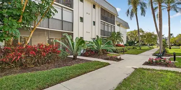788 Park Shore DR