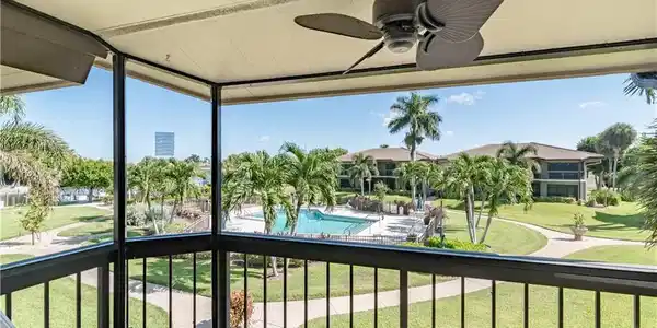 513 Seaview CT